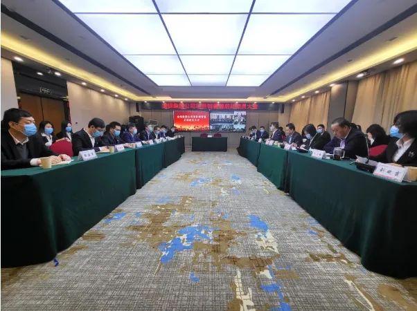 ��䓼��F��˾������ĸ�����v��