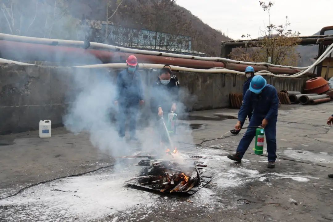 大西溝礦業(yè)公司:開(kāi)足馬力趕生產(chǎn) 全力以赴戰(zhàn)收官 大西溝礦業(yè)公司:開(kāi)足馬力趕生產(chǎn) 全力以赴戰(zhàn)收官