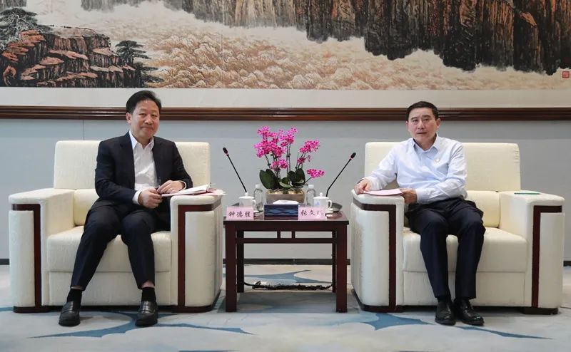 張文琪會見招商銀行總行副行長鐘德勝一行 張文琪會見招商銀行總行副行長鐘德勝一行