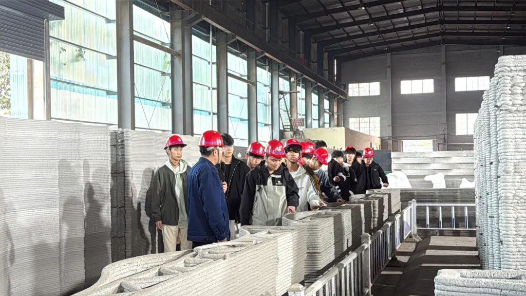 校企攜手探前沿!西安歐亞學院師生走進龍鋼集團 3D 打印開發中心 校企攜手探前沿!西安歐亞學院師生走進龍鋼集團 3D 打印開發中心