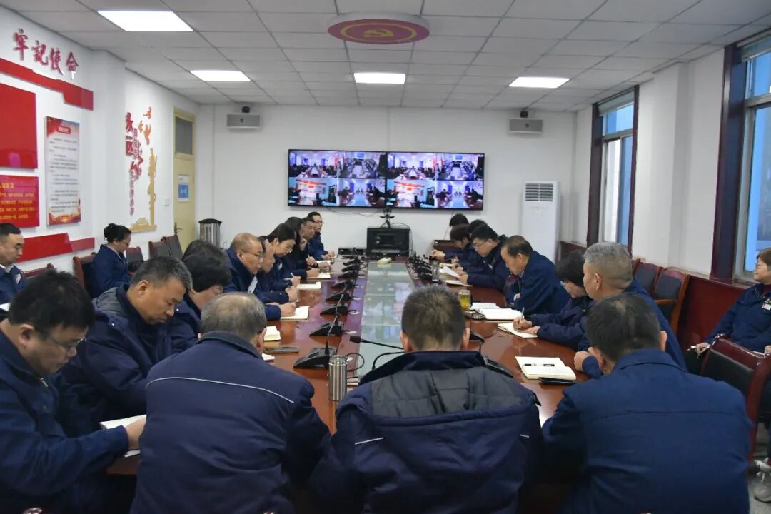 校準(zhǔn)方向抓落實(shí) 實(shí)干擔(dān)當(dāng)謀新篇——龍鋼集團(tuán)迅速傳達(dá)學(xué)習(xí)貫徹許曉增調(diào)研指示精神 校準(zhǔn)方向抓落實(shí) 實(shí)干擔(dān)當(dāng)謀新篇——龍鋼集團(tuán)迅速傳達(dá)學(xué)習(xí)貫徹許曉增調(diào)研指示精神