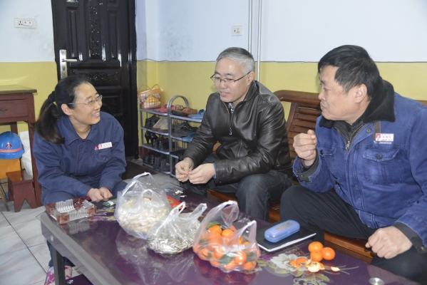 陜鋼集團“雙節(jié)”慰問及領(lǐng)導(dǎo)干部“一對一”幫扶工作全面鋪開 陜鋼集團“雙節(jié)”慰問及領(lǐng)導(dǎo)干部“一對一”幫扶工作全面鋪開