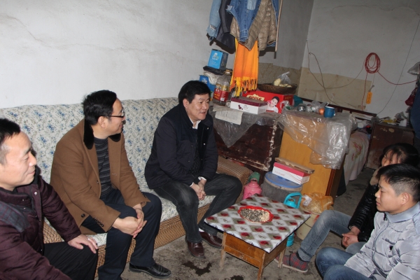 陜鋼集團“雙節(jié)”慰問及領(lǐng)導(dǎo)干部“一對一”幫扶工作全面鋪開 陜鋼集團“雙節(jié)”慰問及領(lǐng)導(dǎo)干部“一對一”幫扶工作全面鋪開