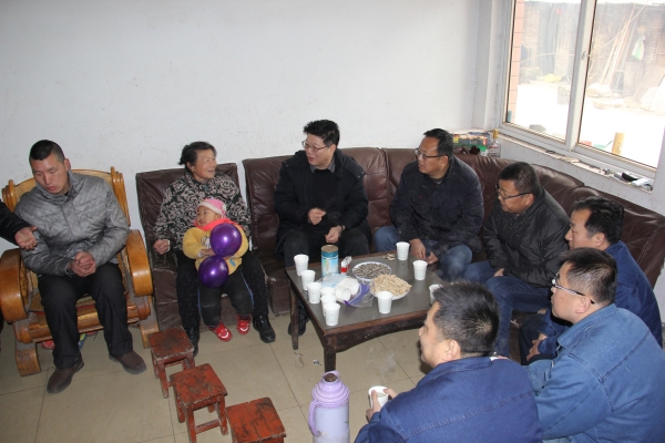 陜鋼集團“雙節(jié)”慰問及領(lǐng)導(dǎo)干部“一對一”幫扶工作全面鋪開 陜鋼集團“雙節(jié)”慰問及領(lǐng)導(dǎo)干部“一對一”幫扶工作全面鋪開