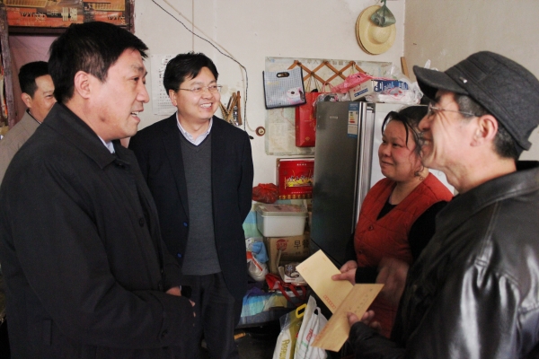 陜鋼集團“雙節(jié)”慰問及領(lǐng)導(dǎo)干部“一對一”幫扶工作全面鋪開 陜鋼集團“雙節(jié)”慰問及領(lǐng)導(dǎo)干部“一對一”幫扶工作全面鋪開