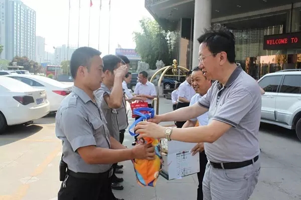 �䓼��F�I���o�ߜ؍�λ�T�����������