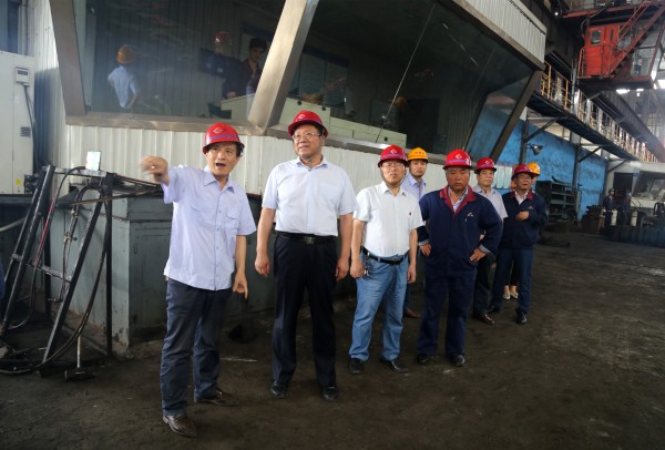 龍鋼集團(tuán)黨政工領(lǐng)導(dǎo)到韓城片區(qū)慰問“送清涼” 龍鋼集團(tuán)黨政工領(lǐng)導(dǎo)到韓城片區(qū)慰問“送清涼”