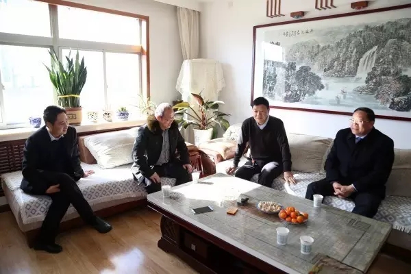 ��䓼��F(tu��n)��˾�h���I(l��ng)��(d��o)��(ji��)ǰ����ο���n��Ƭ�^(q��)�x�����ϸɲ�