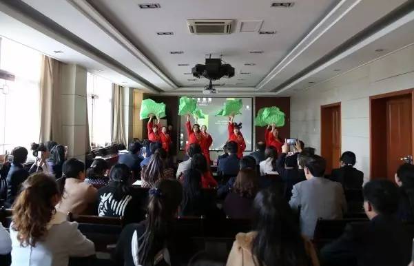 ��䓼��F������Ů��ί�_չϵ�л�ӑcף���ˋDŮ��