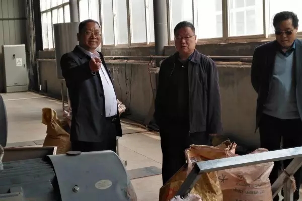 董銀師一行考察廢鋼處置工藝及設備 董銀師一行考察廢鋼處置工藝及設備