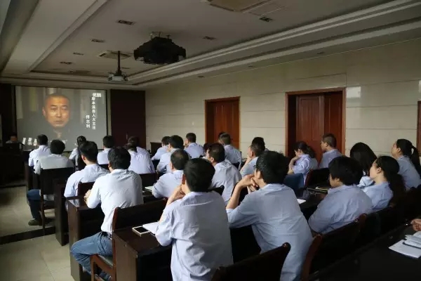 �C�Ϸ��չ�˾�h��֧�e�k���}�����h�n