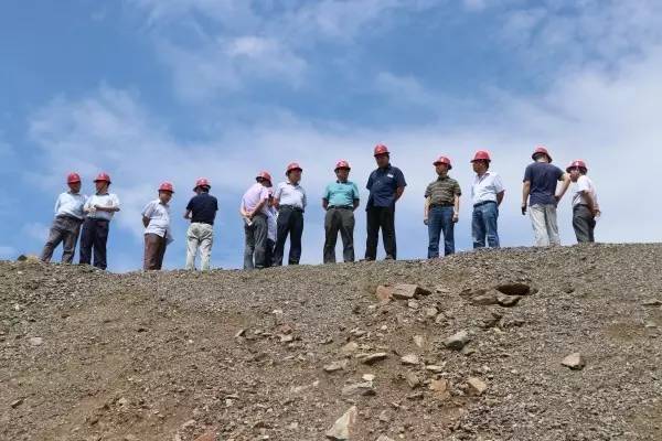 韋武強(qiáng)一行到大西溝礦業(yè)公司檢查指導(dǎo)安全生產(chǎn)工作 韋武強(qiáng)一行到大西溝礦業(yè)公司檢查指導(dǎo)安全生產(chǎn)工作