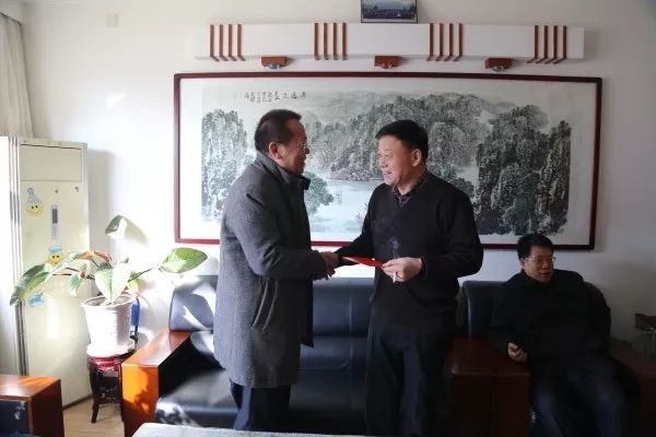 ����һ�п������F(tu��n)��˾�x�����ϸɲ����z��