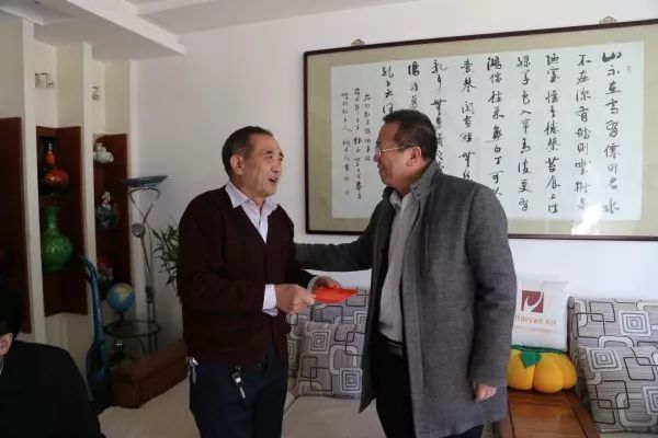 ����һ�п������F(tu��n)��˾�x�����ϸɲ����z��