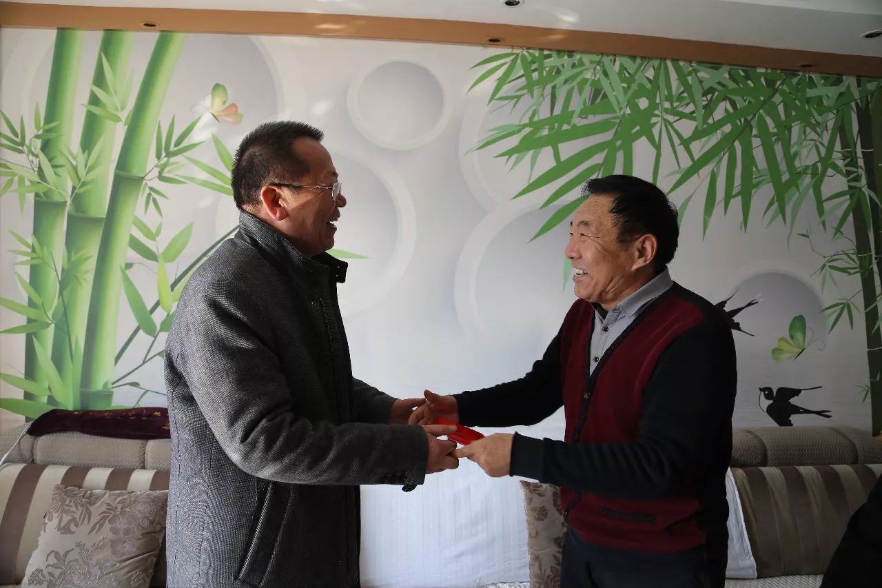 ����һ�п������F(tu��n)��˾�x�����ϸɲ����z��