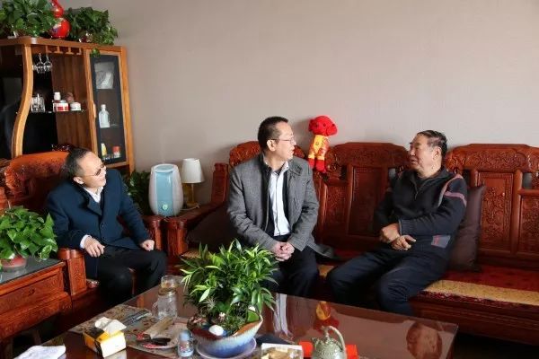 ����һ�п������F(tu��n)��˾�x�����ϸɲ����z��