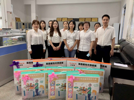 ��䓼��F������Ů�l(f��)�š���һ���Y����ףԸ���ӂ���ͯ��(ji��)�옷