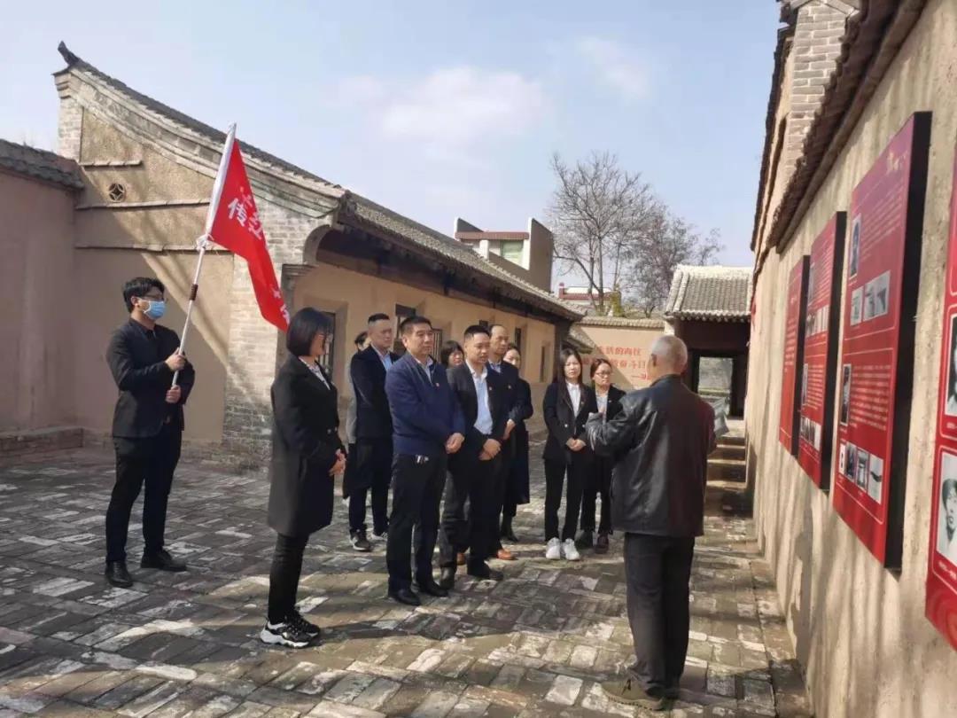 尋訪紅色足跡 傳承紅色基因 ——龍鋼集團(tuán)機(jī)關(guān)黨群工作部黨支部開展主題黨日活動(dòng) 尋訪紅色足跡 傳承紅色基因 ——龍鋼集團(tuán)機(jī)關(guān)黨群工作部黨支部開展主題黨日活動(dòng)