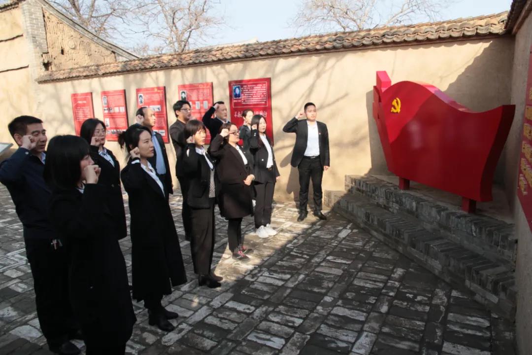 尋訪紅色足跡 傳承紅色基因 ——龍鋼集團(tuán)機(jī)關(guān)黨群工作部黨支部開展主題黨日活動(dòng) 尋訪紅色足跡 傳承紅色基因 ——龍鋼集團(tuán)機(jī)關(guān)黨群工作部黨支部開展主題黨日活動(dòng)