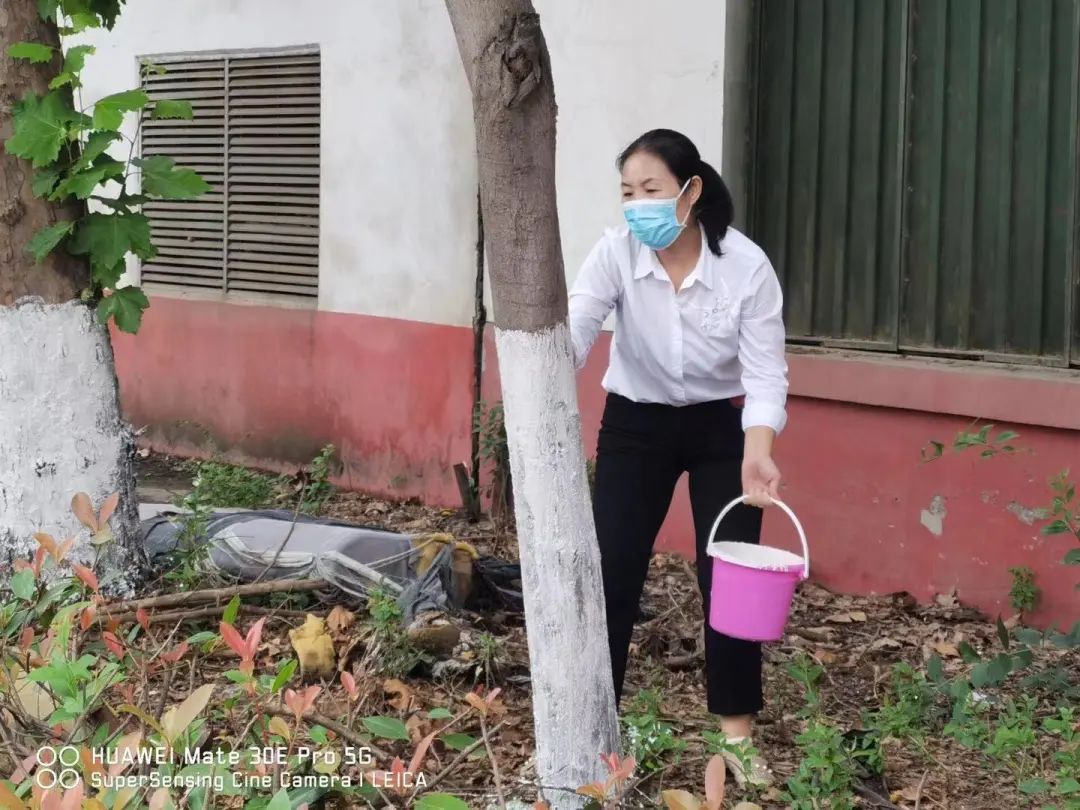 義務勞動顯擔當 助力國慶創輝煌 義務勞動顯擔當 助力國慶創輝煌